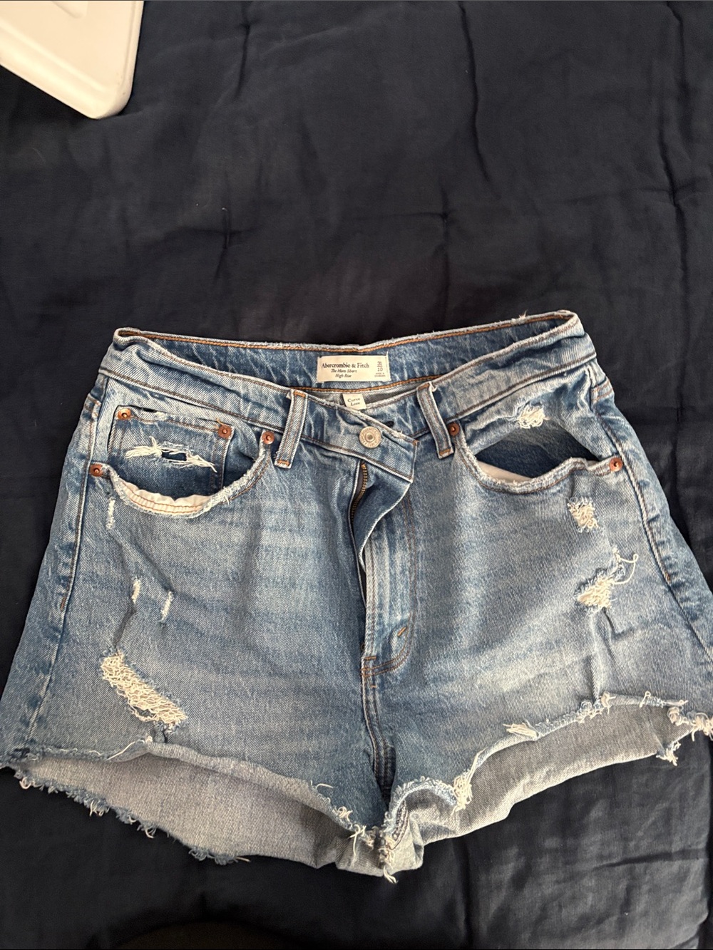 Abercrombie the mom short curve love